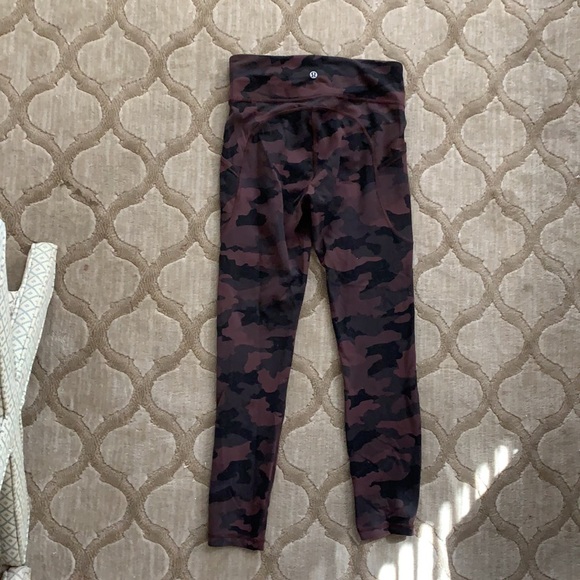 25” lululemon leggings - Picture 2 of 4